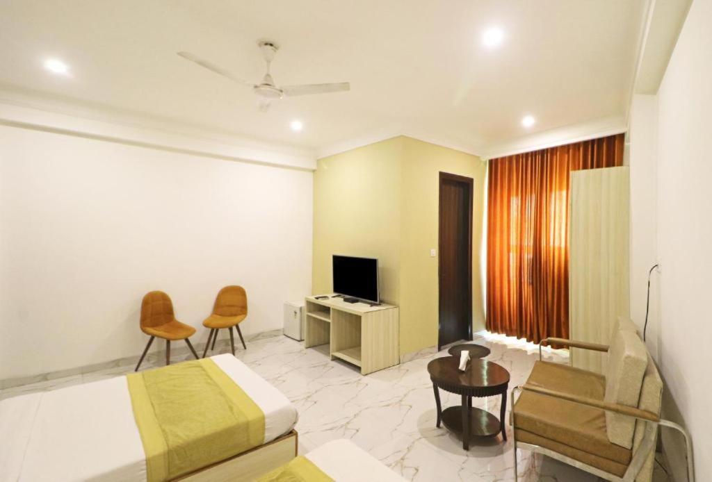 Hotel Almora Sky Near By Delhi International Airport With - Free Airport Pickup And Drop Nové Dillí Exteriér fotografie