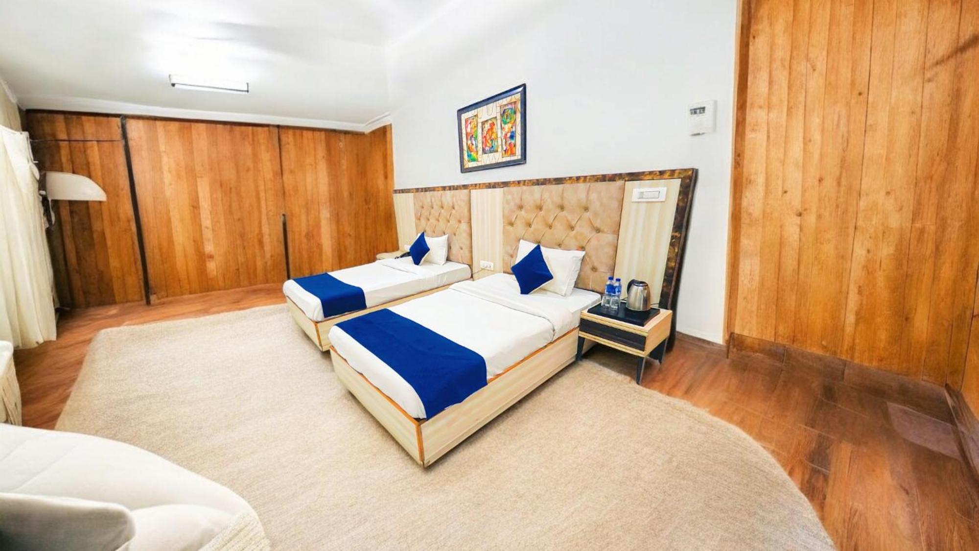 Hotel Almora Sky Near By Delhi International Airport With - Free Airport Pickup And Drop Nové Dillí Exteriér fotografie