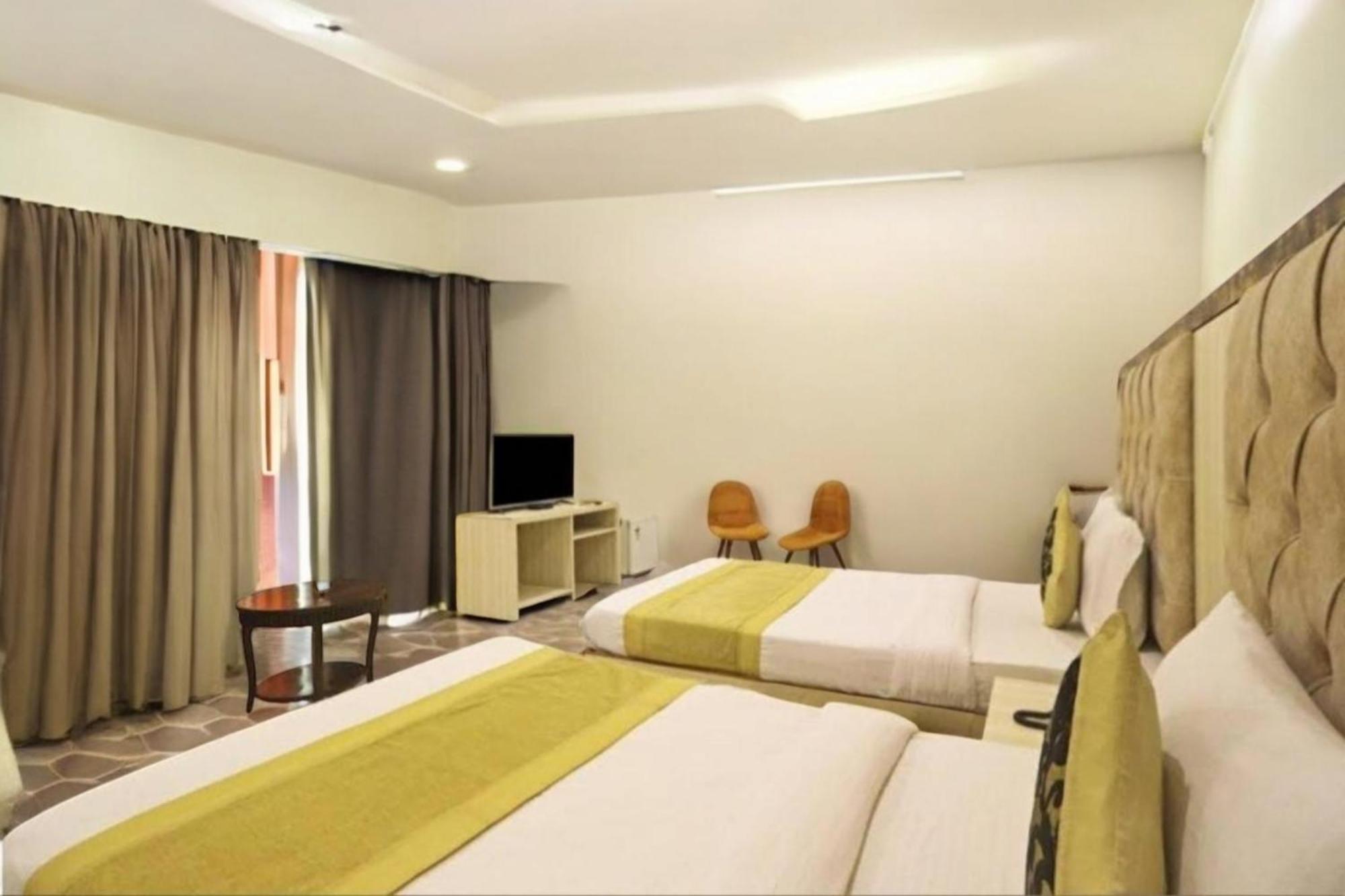 Hotel Almora Sky Near By Delhi International Airport With - Free Airport Pickup And Drop Nové Dillí Exteriér fotografie
